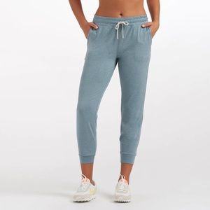 Vuori Performance Joggers in Shade Heather